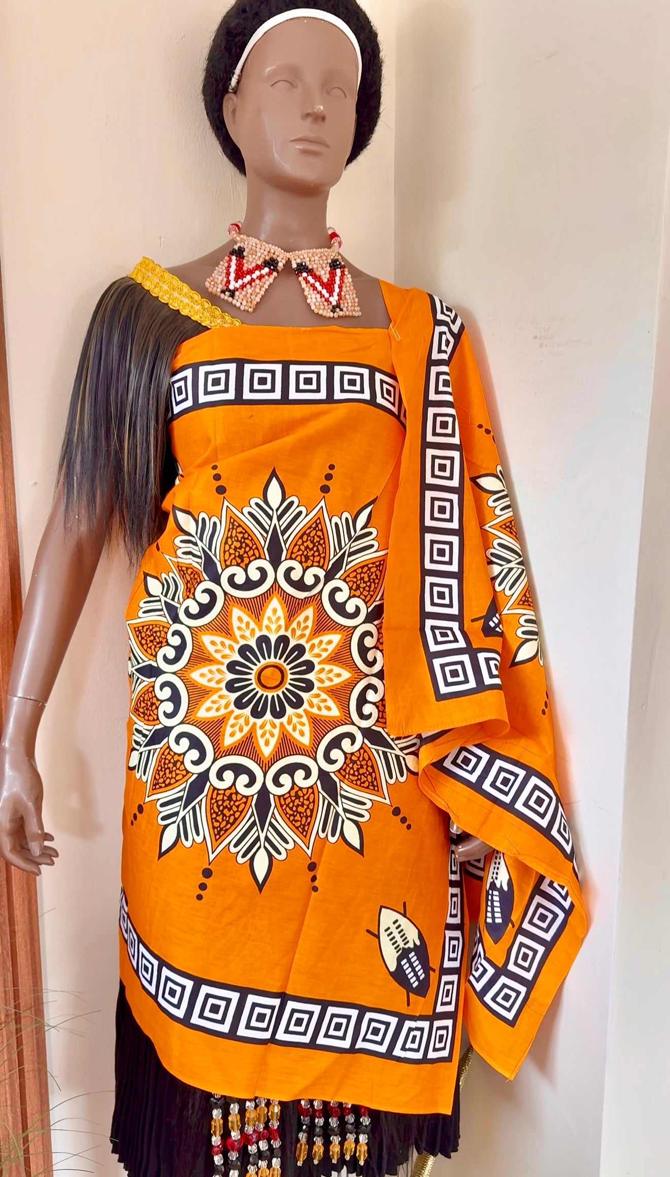 uMhelwane Mandala Orange